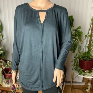 🛍Avatar 100% Vicose Top W/ 3/4 Inch Sleeves🛍